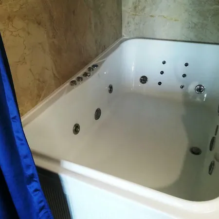 Jacuzzi Vip Smart Aparthotel, панорамный вид центр минска Aparthotel Minsk