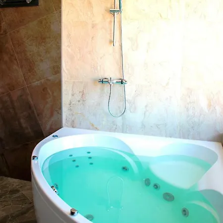 Jacuzzi Vip Smart Aparthotel, панорамный вид центр минска Aparthotel Minsk