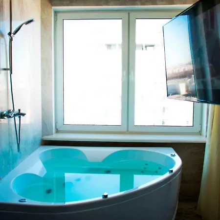 アパートホテル Jacuzzi Vip Smart Aparthotel, панорамный вид центр минска *