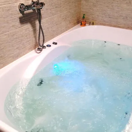 Jacuzzi Vip Smart Aparthotel, панорамный вид центр минска